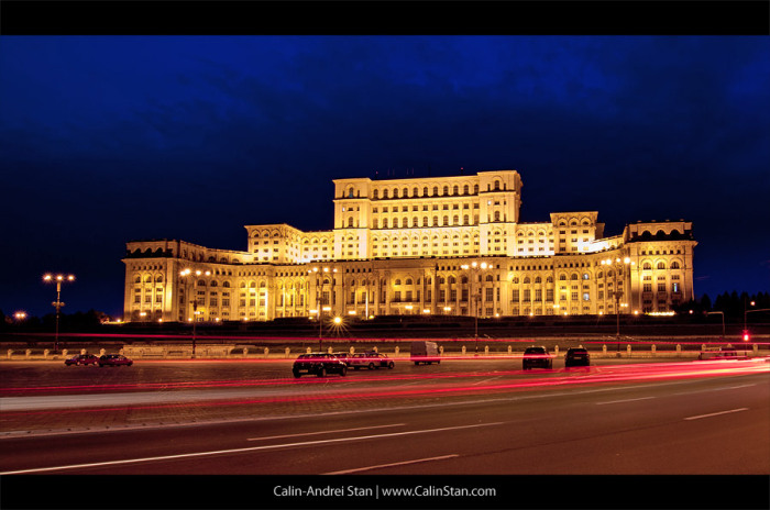 romania-bucharest-by-night