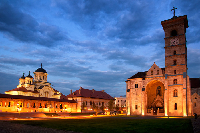 alba_iulia_-_catedrala_incoronarii_si_catedrala_sfantul_mihail
